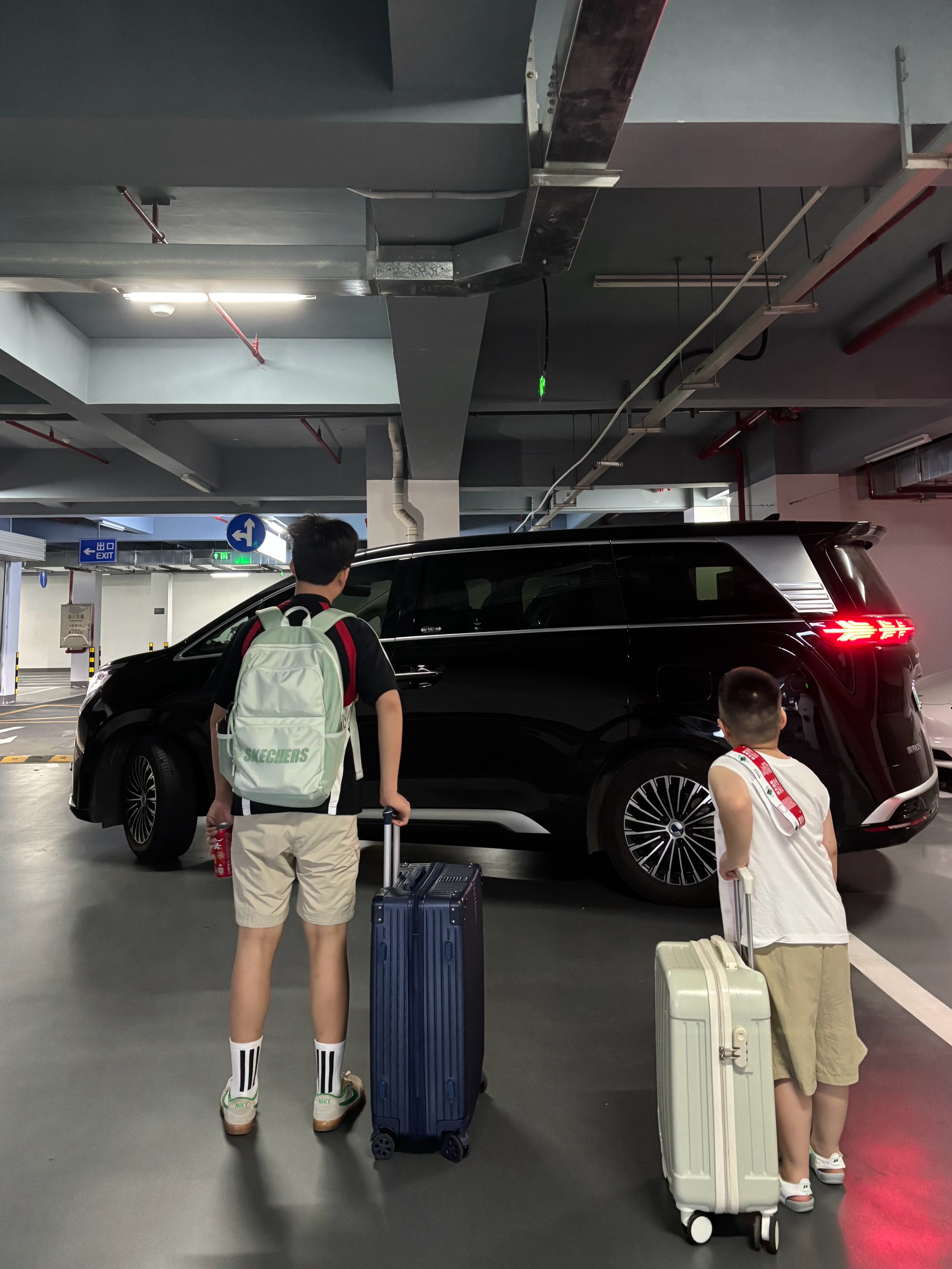 家里三个男丁劳力我也是终于熬到轻松出门做小公举了