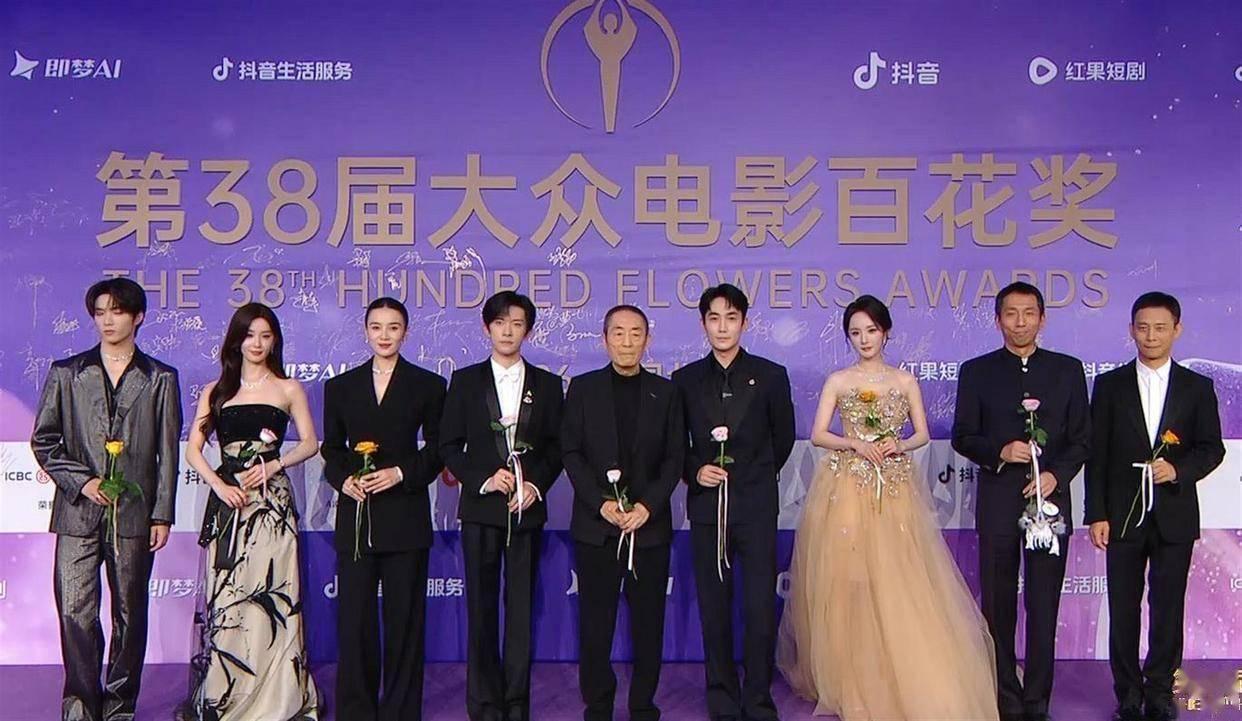 如果说《长安的荔枝》比《镖人：风起大漠》更好看，那不一定。

如果说《长安的荔枝