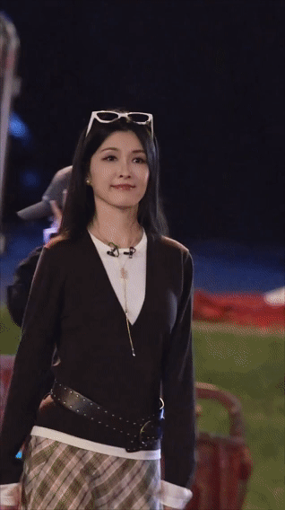 徐洁儿感谢大家的陪伴 徐洁儿的奔跑，是奔向爱她的人。粉丝的注水旗，是立在原地等她