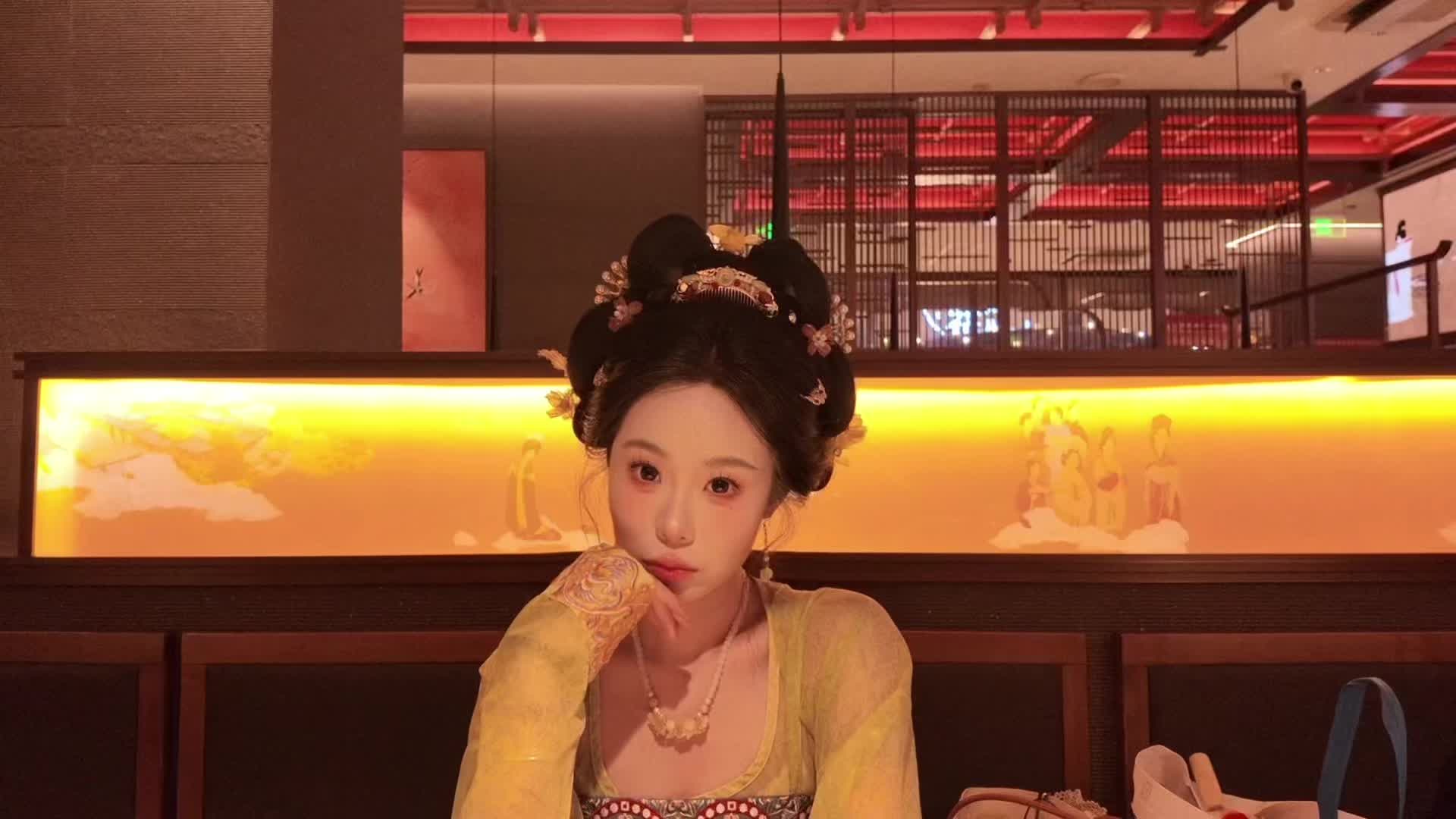 大小姐扣牙