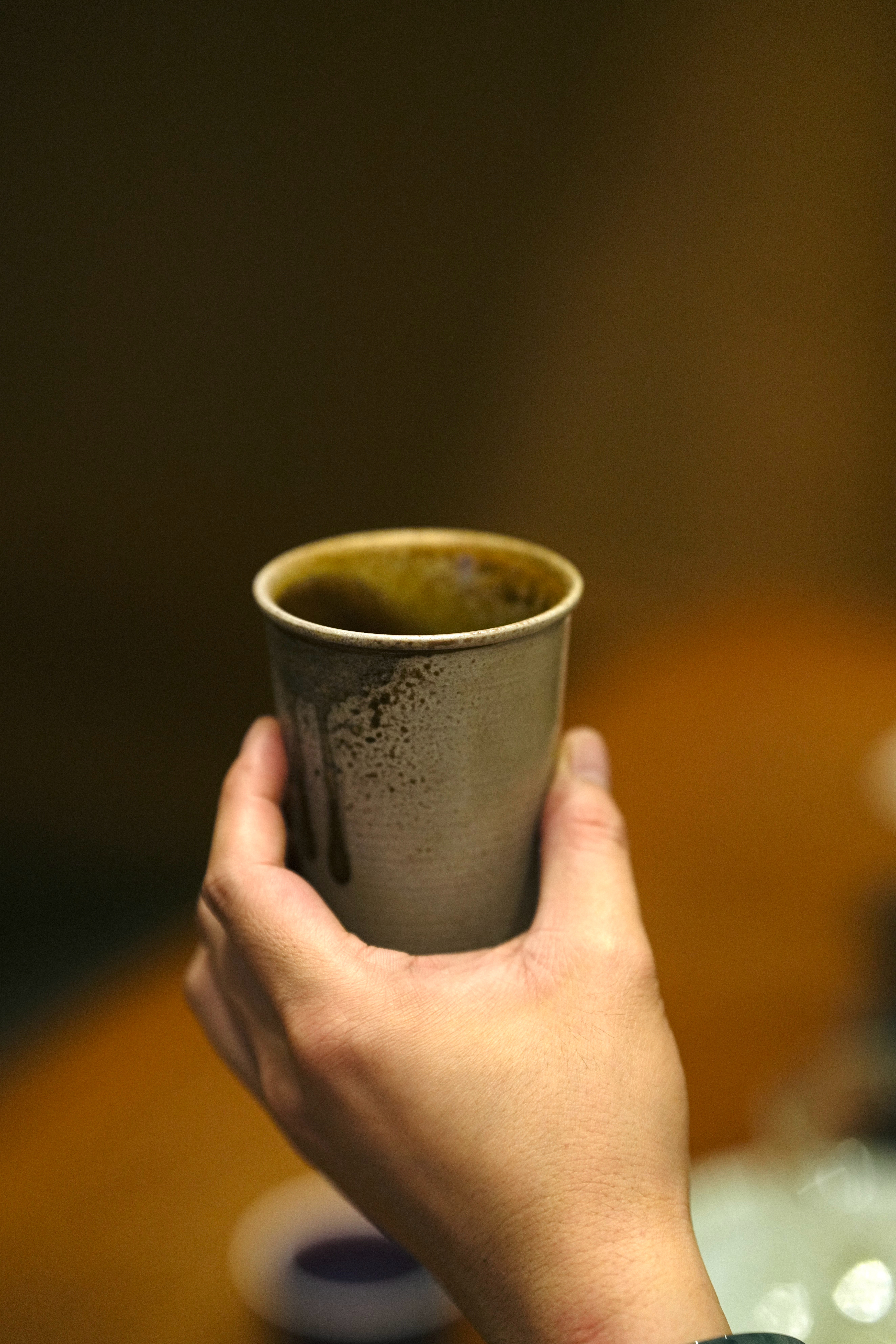 今日无事，煮茶看云。渐渐明白，最好的生活不是拥有很多，而是在寻常日子里，依然能感