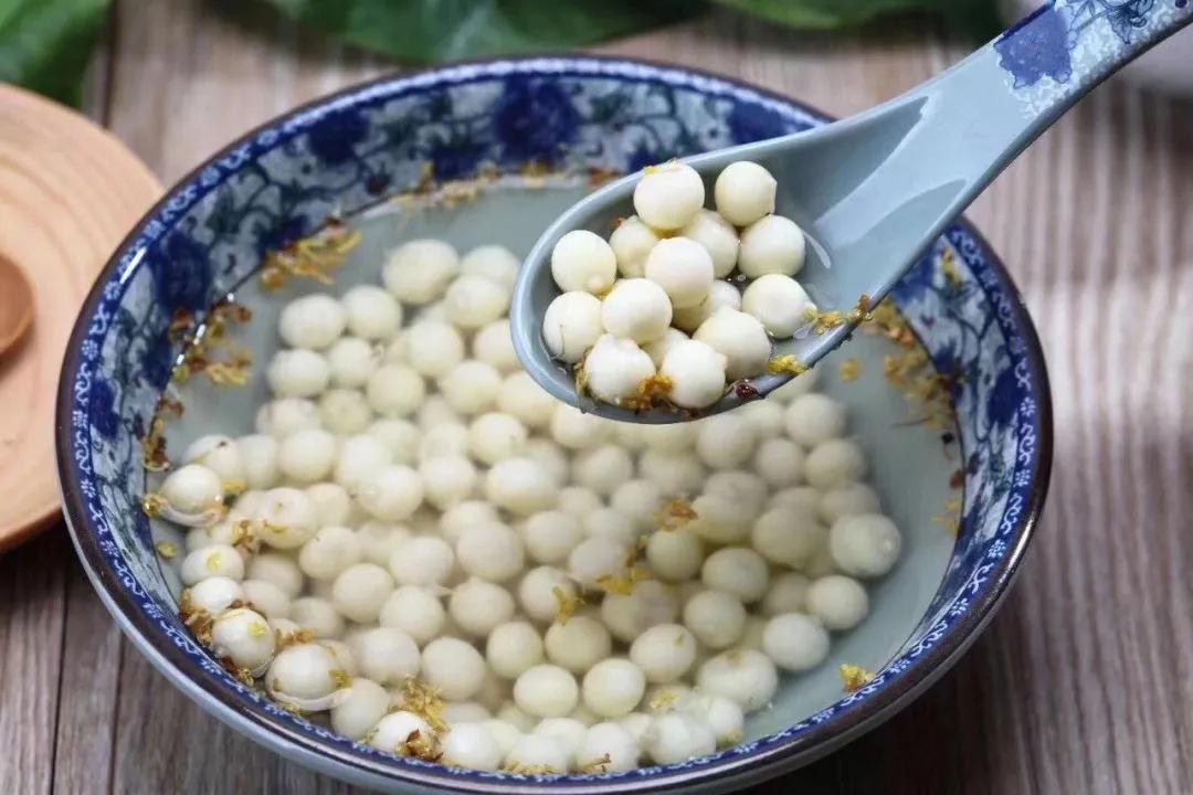 鸡头米｜水里长的“鸡脑袋”，竟是一味常用中草药
鸡头米，别名芡、芡实、鸡嘴莲等，