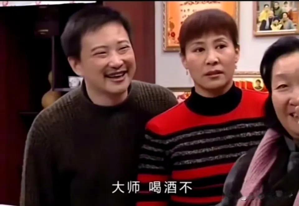 以前的编剧在敢写了，吕小品、金珠笑和周小斌的《东北一家人》的片段，真是太敢说了。