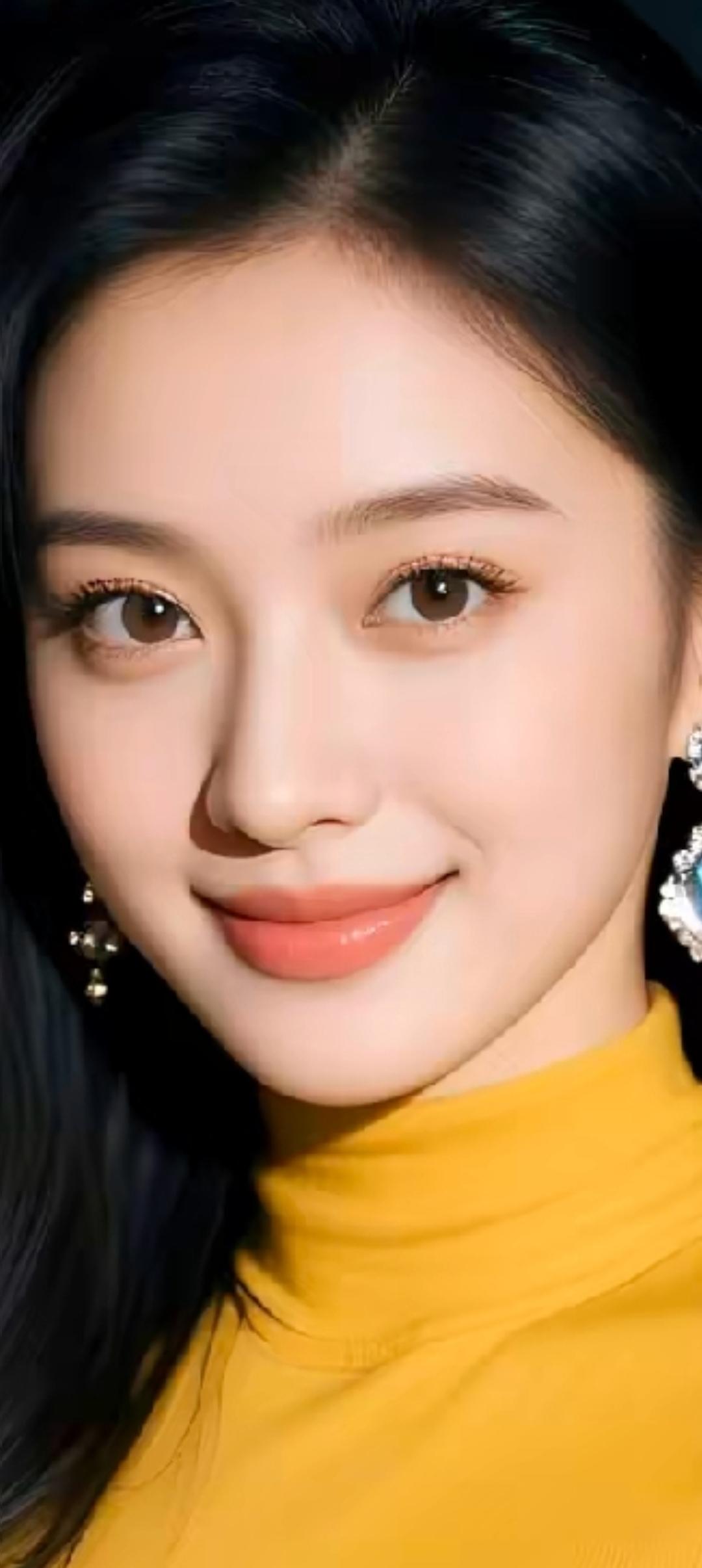 元气满满的一天，从自信的笑容开始！😊✨