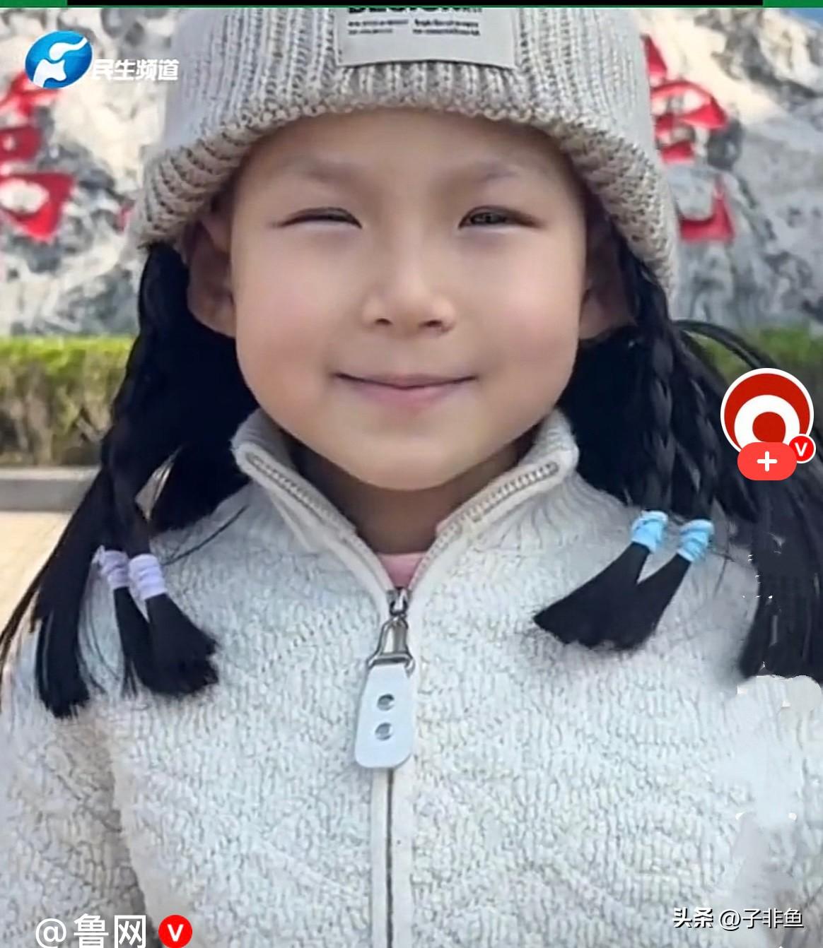 重庆一个可爱的小女孩，谁也没想到她竟是癌症患者……
近日，妈妈带她到医院复查，可