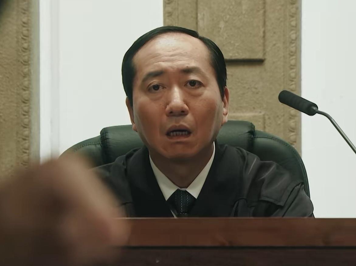 跟老同学聚完餐，他说，去看看他的新车。我：奥德赛卖了？他：早卖了，新车都开了一年