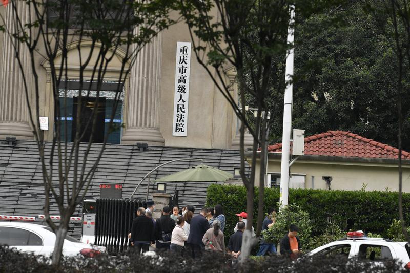 冲动一击夺命！70岁老人因悔牌引发血案，悲剧背后隐藏的家庭悲痛与法律责任

20