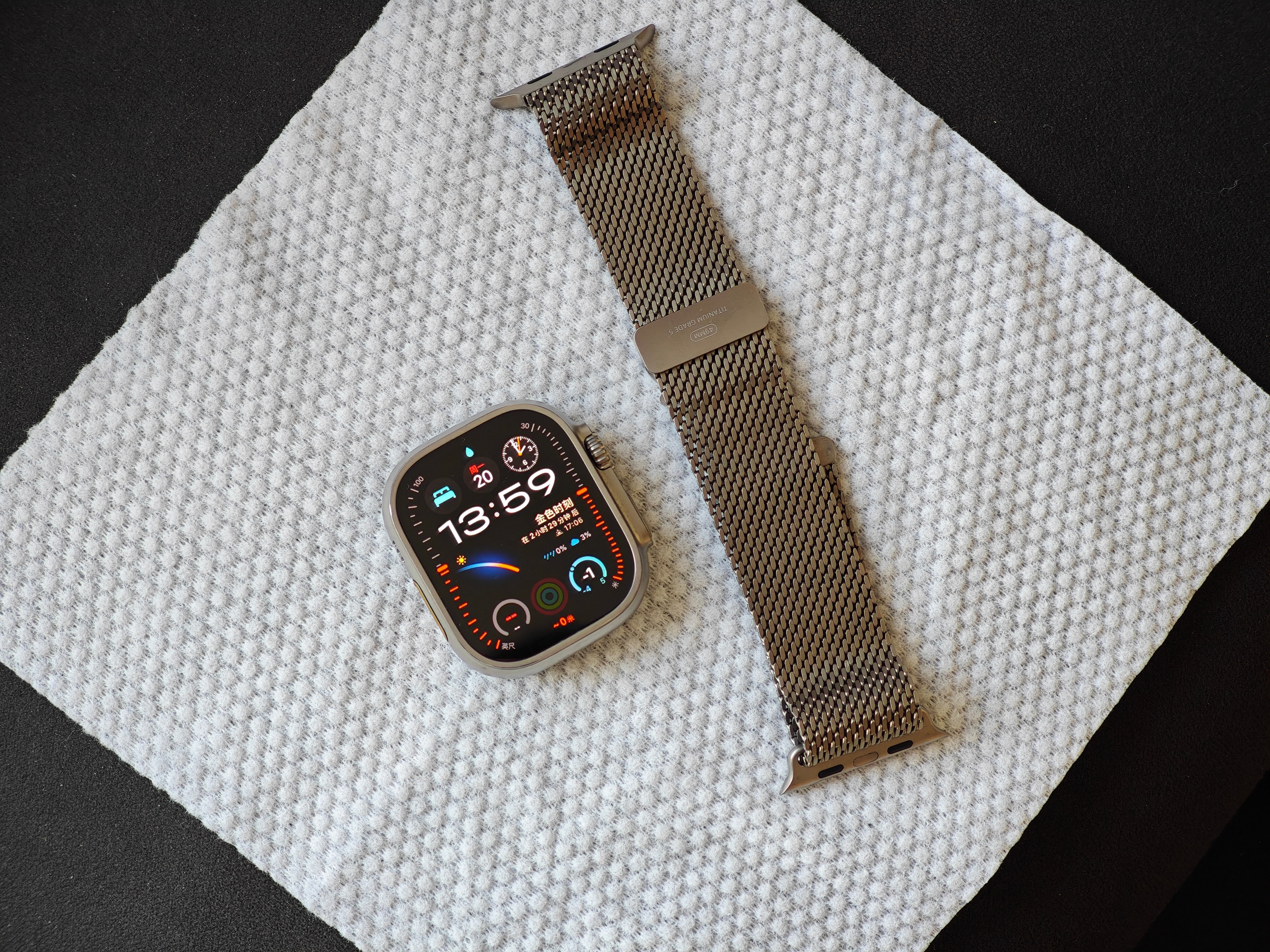 根据爆料，今年的Apple Watch Ultra 3 外观又是没什么更新，主要