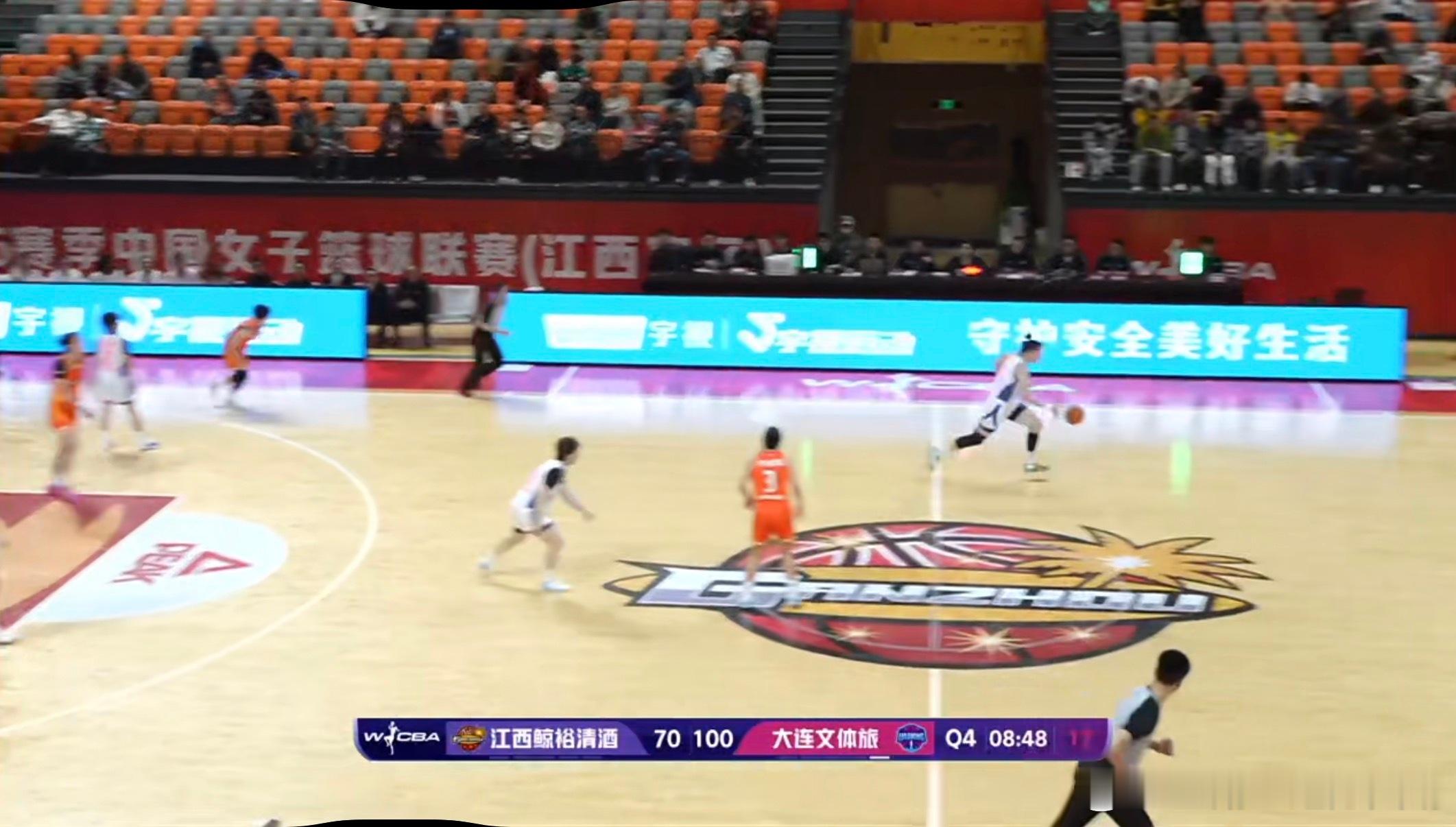 辽宁女篮 第四节没有结束，辽宁女篮100：70江西。防守强度丝毫不减。 