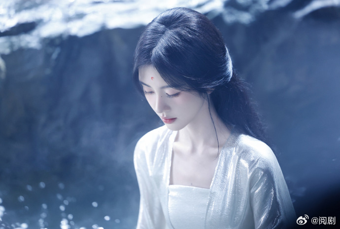 鞠婧祎首位演员热度值定档破9800万 鞠婧祎真的每次都能带来惊喜，定档热度破98
