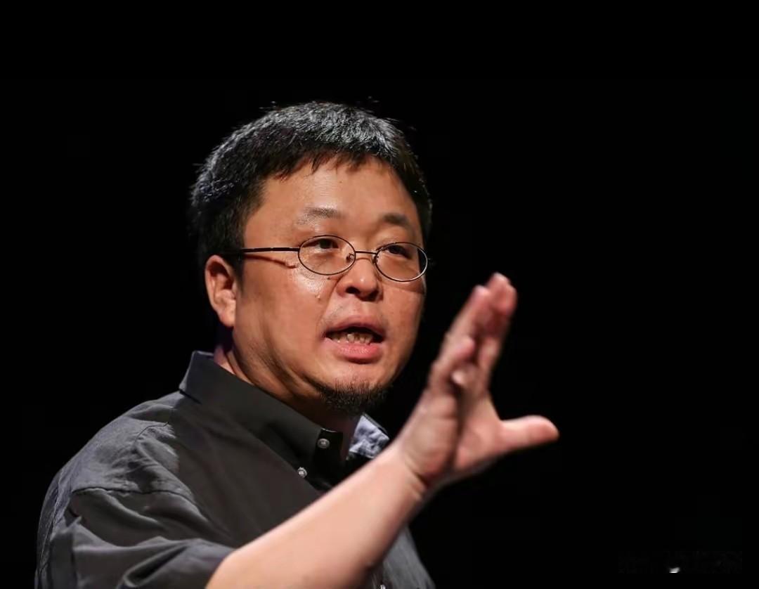 罗永浩炮轰传统电视，开机不易，充满虚假广告，对老年人不友好。
前后买了两台电视机