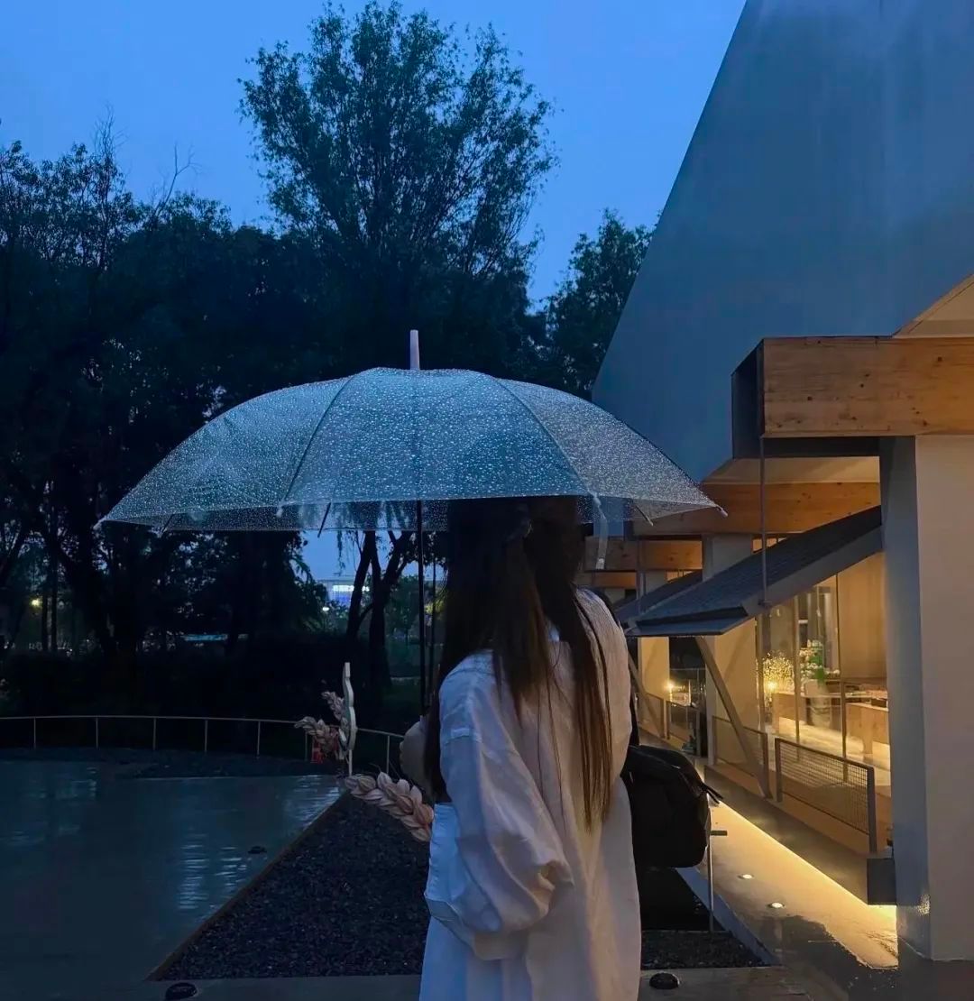 𝗰𝗵𝗲𝗲𝗿𝘀⸝⸝⸝⸝🥂在迷人的世界里  照顾好迷茫的自己 ​​​