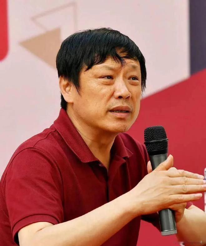 ＃你认为胡锡进是一个怎么样的人胡锡进是个专业和稀泥的人：一个观点正方是他、反方也