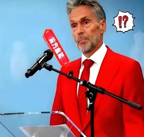 摊牌了，不装了。
光刻机这事儿，人家荷兰那边，门直接给你焊死了。
之前还一堆人分