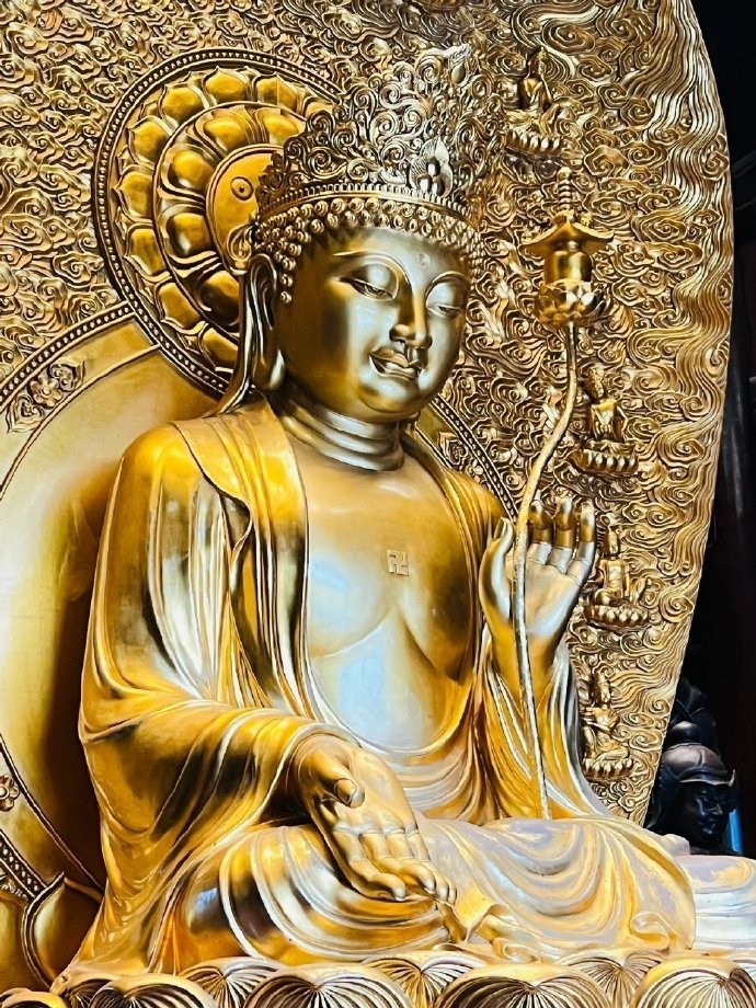 当你刷到这里时，菩萨正在努力帮你抵挡一件倒霉事的发生。礼赞。留下“越来越好”。你