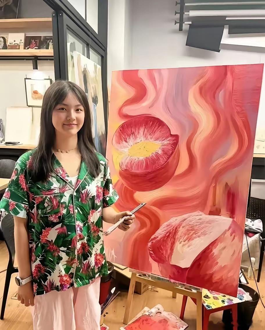 图一是王诗龄的油桃画，拍出了145万。图二是清华美院的，结果是撤展，追回基金。抛