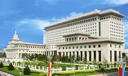 半分退路都不留！中国国防部已向全全球亮明底线：解放军全员整装待发。谁敢阻挠中国统