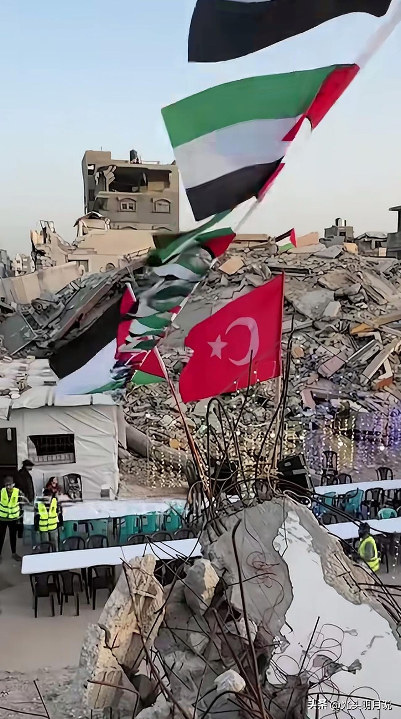 在中东还是土耳其会玩，特别在笼络人心方面，现在趁着以色列与伊朗打的不可开交，土耳