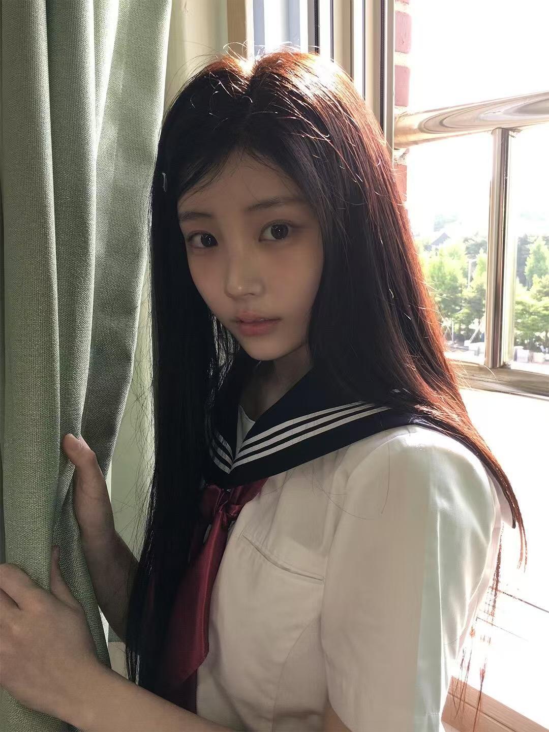 大家之所以喜欢学生时代的主题，其实更多是怀念各自的青春时代。所以这类主题，多以怀