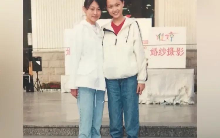 [赞][赞]我一直觉得唐嫣在娱乐圈真不算好看的，但是她人比较高挑为啥她是校花，觉