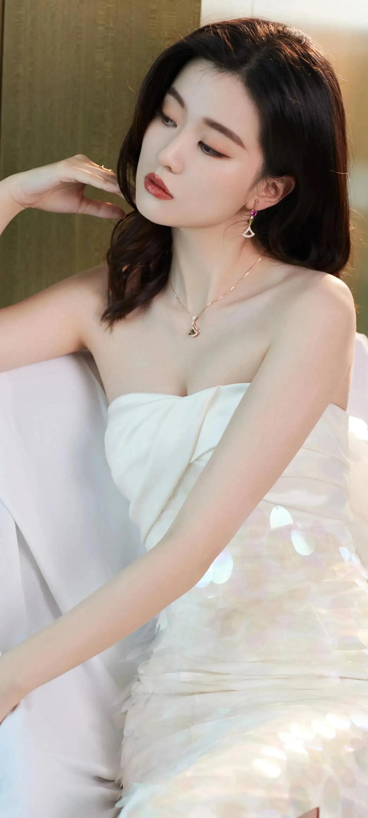 #女星谁最美？# #哪位女神惊艳# #女明星高清美图#
