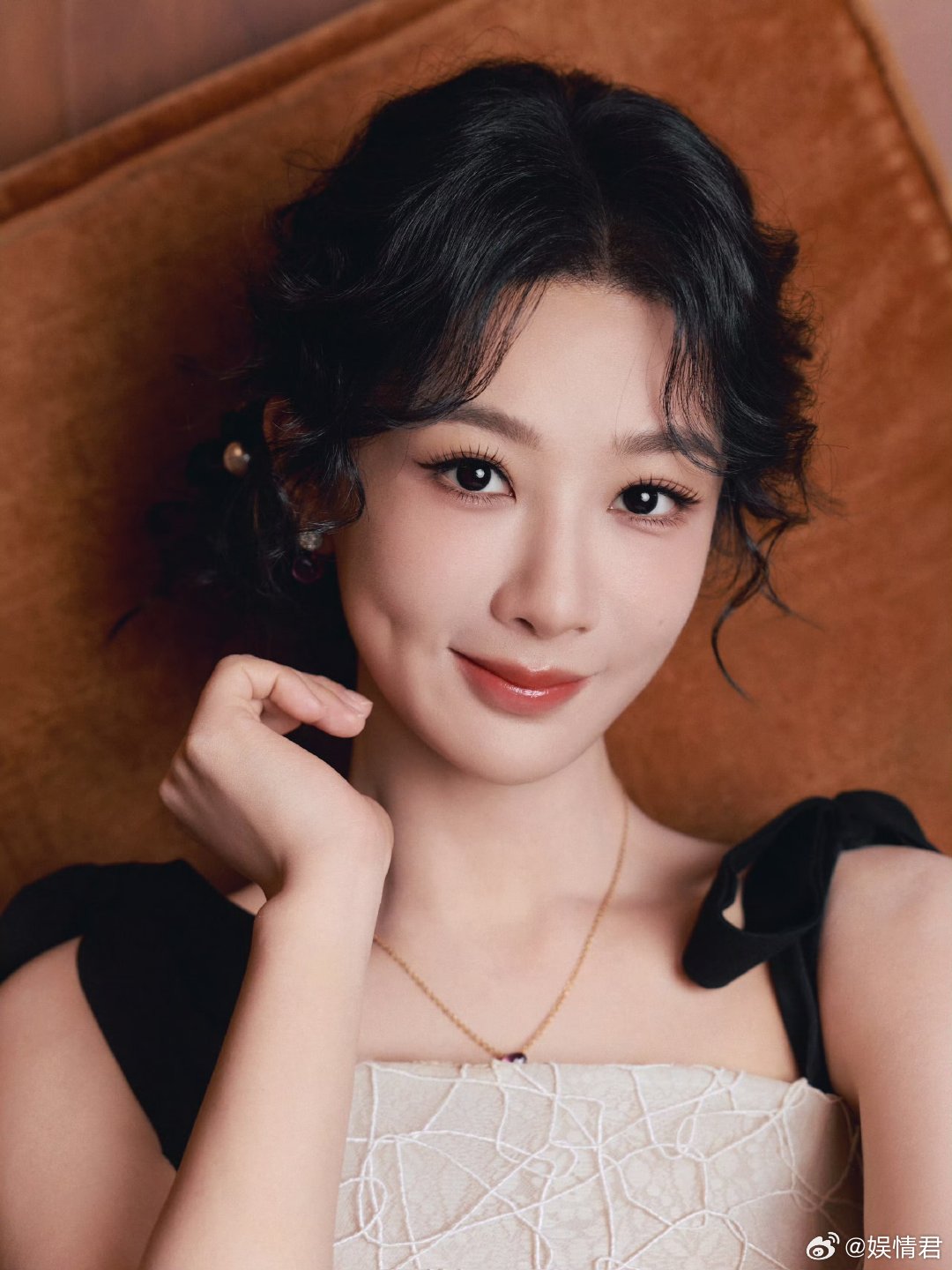 杨紫金鱼照 杨紫鱼缸照 杨紫金鱼照? 