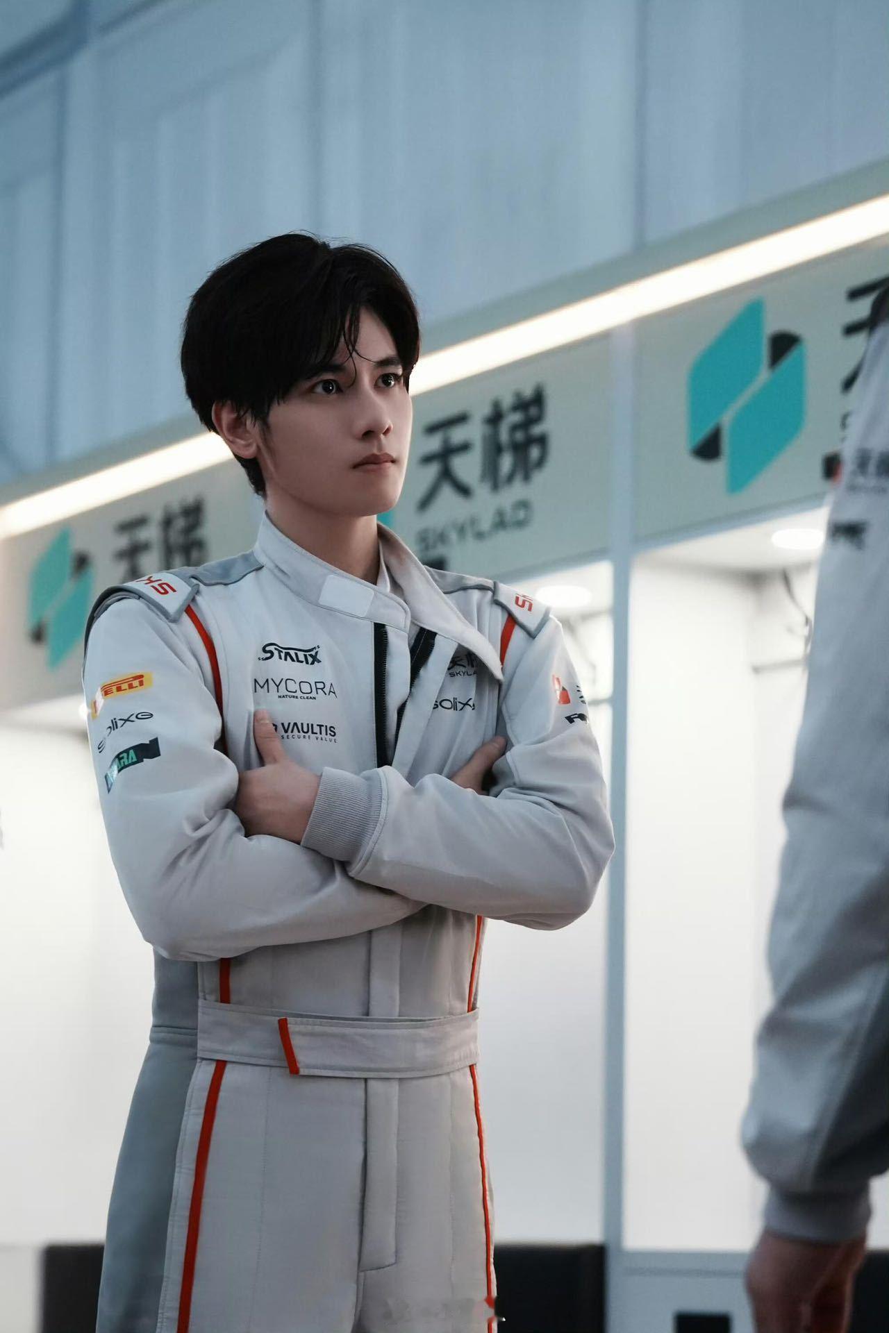 飞驰人生3谁是我的新郎飞驰3帅哥老自一个老己一个 被飞驰3狠狠惊艳到！沈腾领衔一