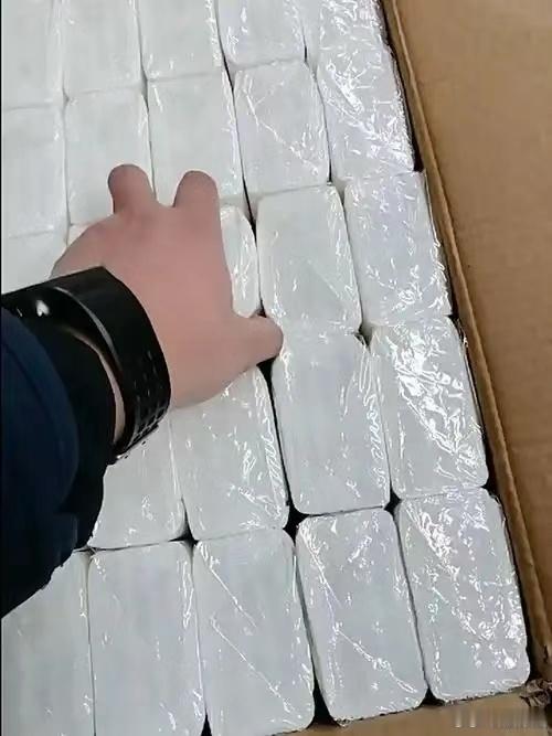 纸巾原材料涨价引发囤货潮 纸巾是家里刚需消耗品，日常用量大，真的一点都省不下来！