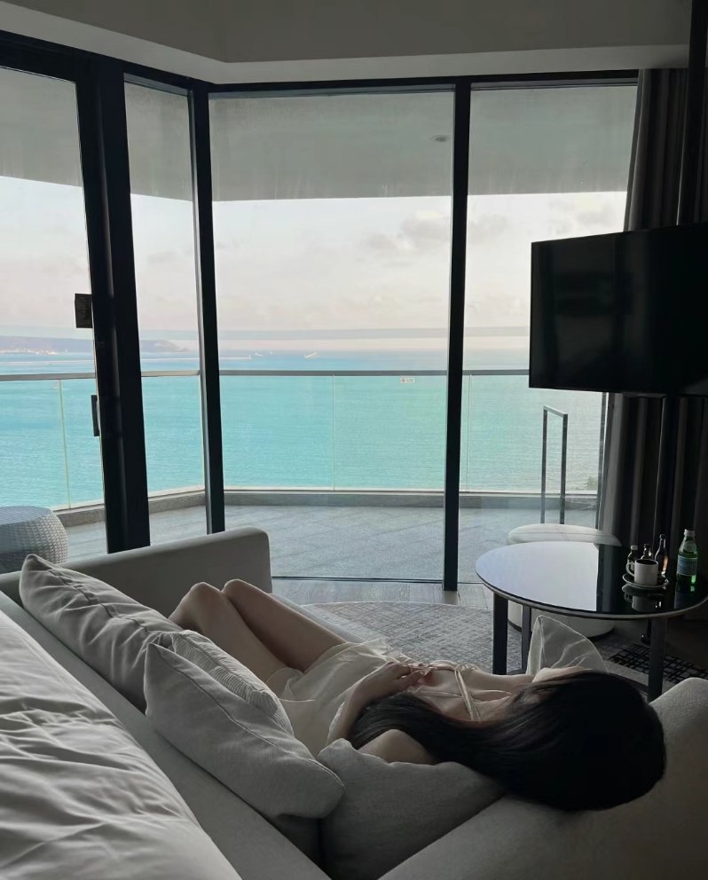 后来我才明白 原来要真的对一个人没有了念头 还是要靠对方的绝情 . ​​​