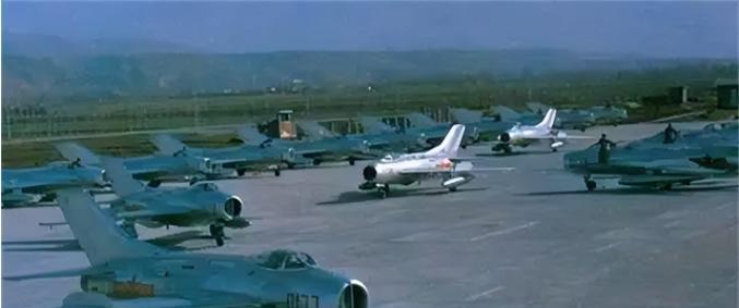 1979年，埃及空军嫌弃中国歼-6落后，不愿给钱，僵持不下之际，团长刘国民冒出一