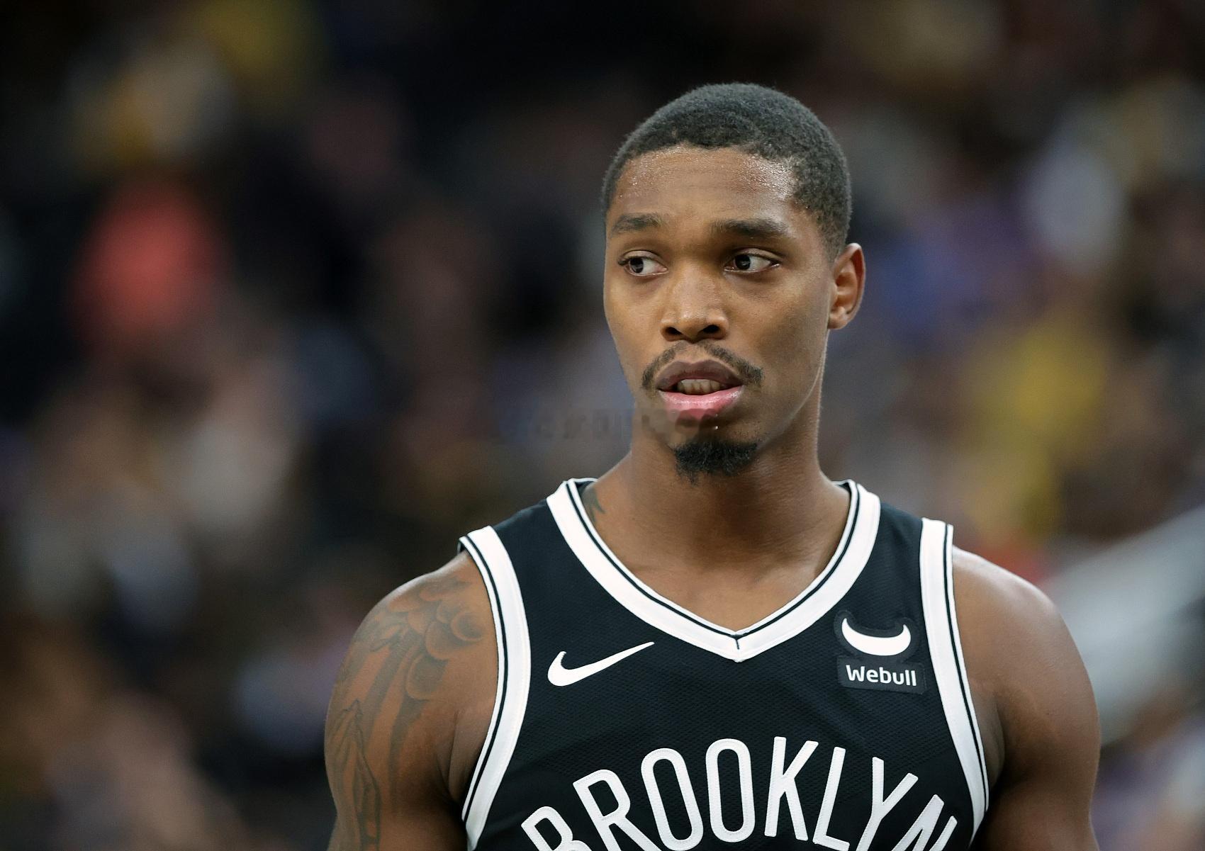 朗尼-沃克发推：坚持走自己的路&旅程无法被复制 结果将远超预期今天，自由球员朗尼