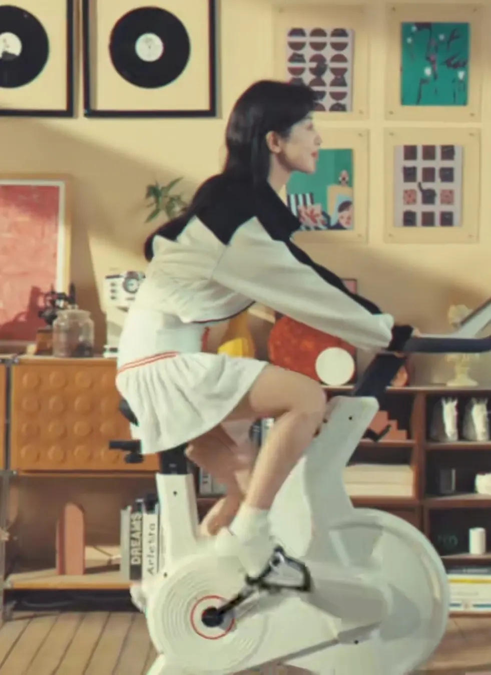 杨紫和赵丽颖谁的身材比例好一点点呢 ​​​