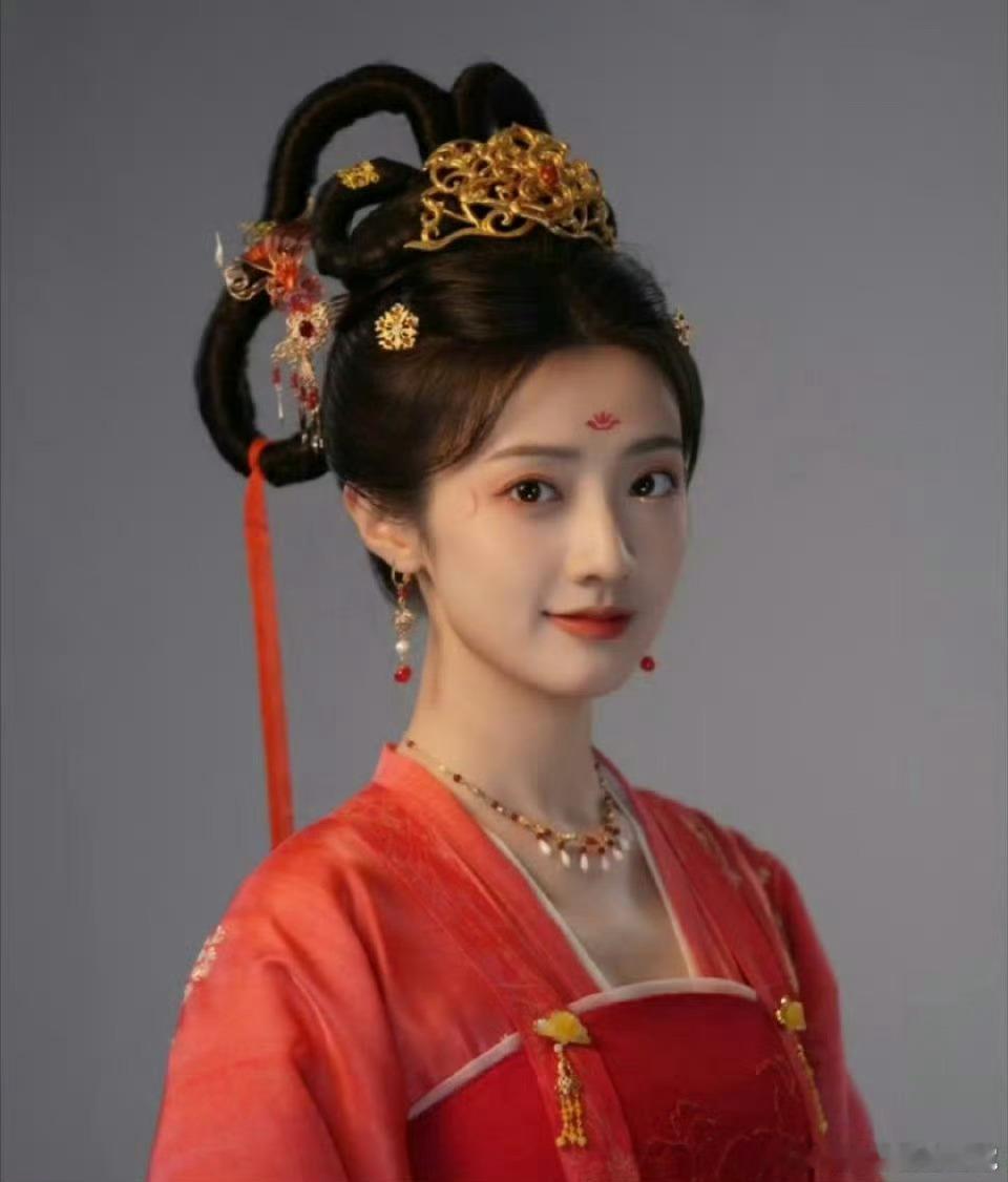 现在传将门 毒后女主换了！说是男方团队不想搭孟子义，粉圈又吵的挺凶，现在传女主定