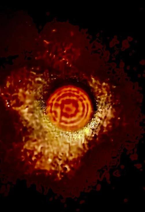 
这可是🛸，可酷似一块大月饼🥮，看着都好吃啊~~~[星星眼][汤圆]