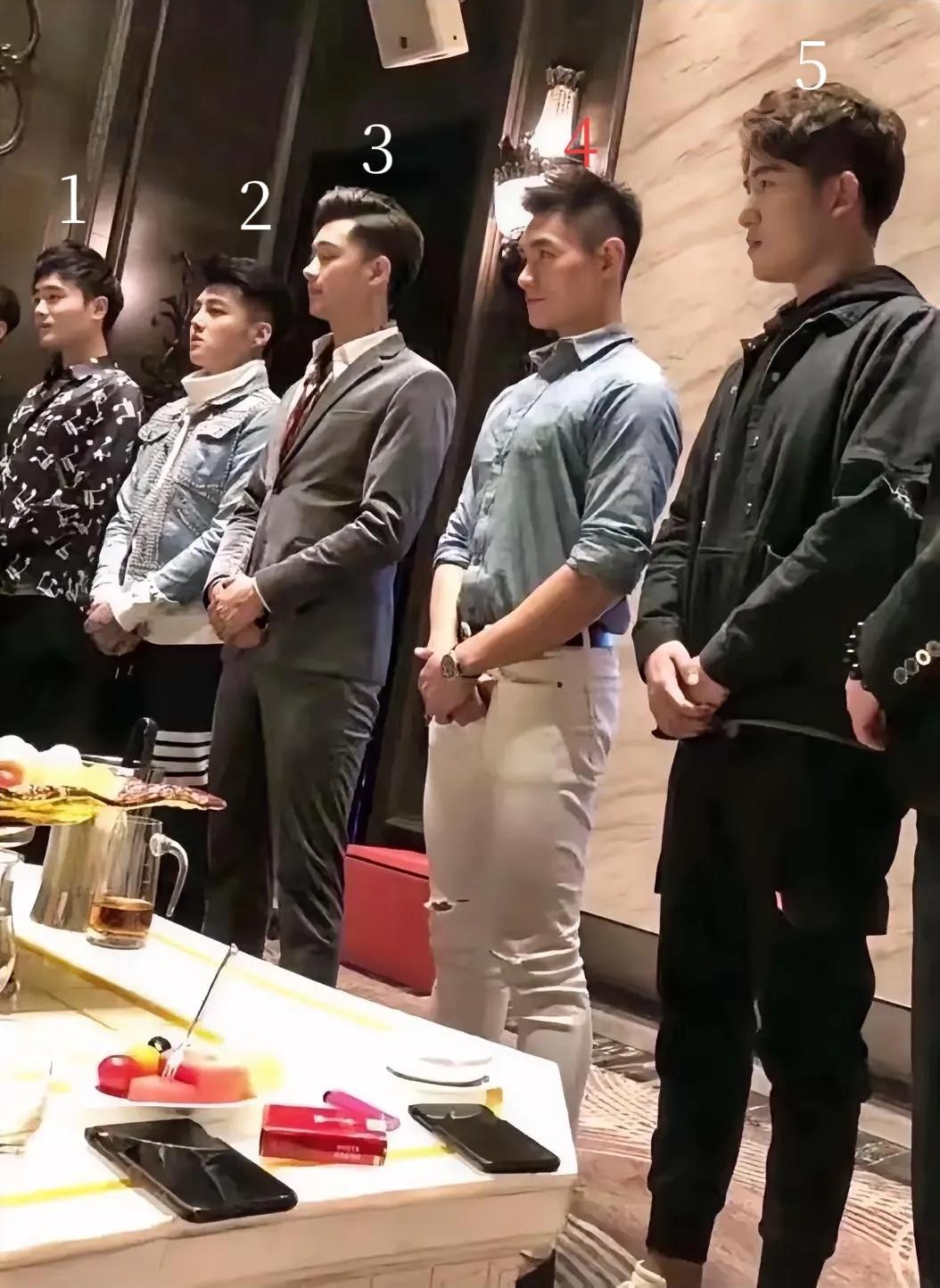 姐妹们！这五个男生选一个做老公，你会选几号？[what]