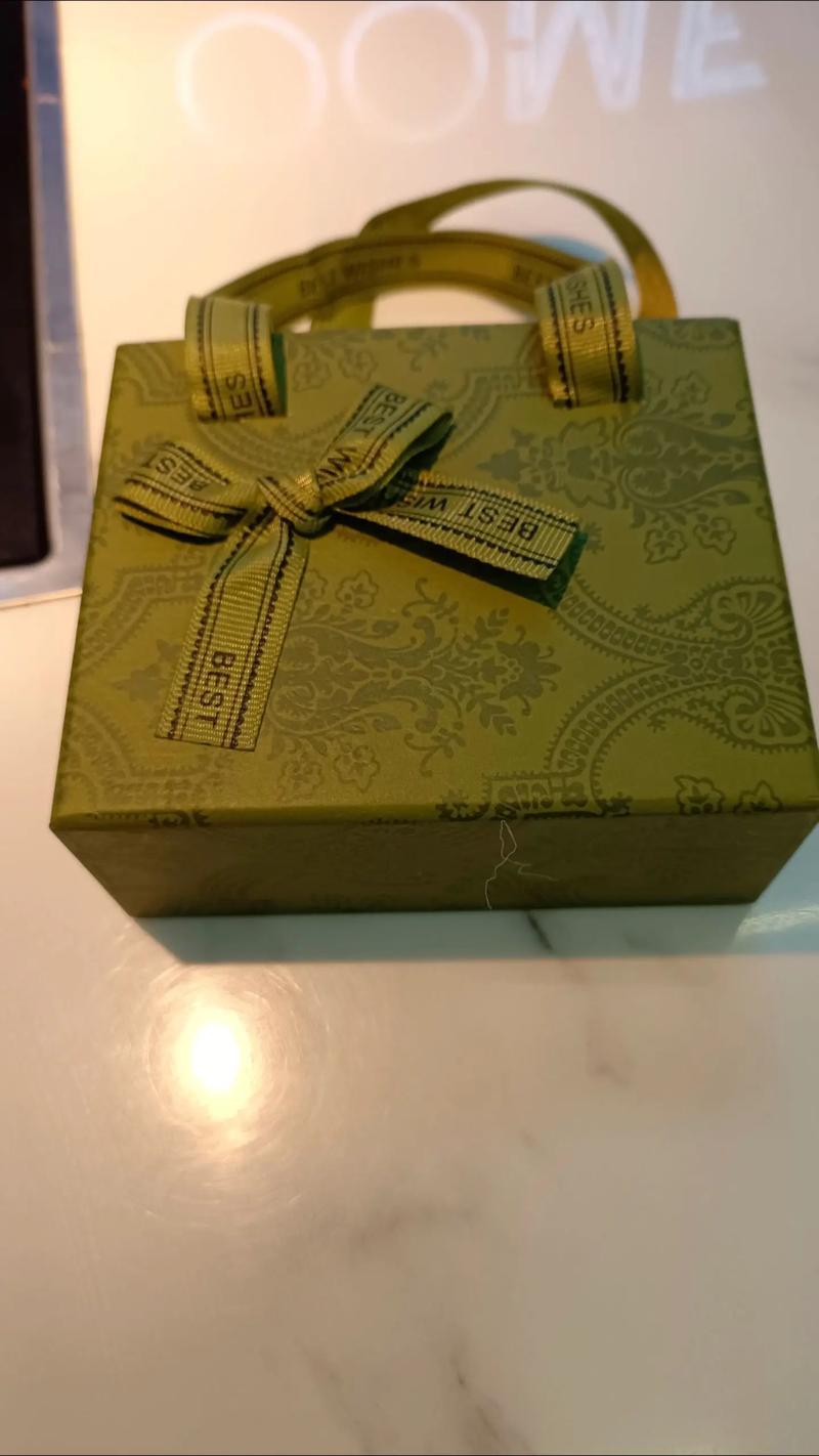 我认为不太好

如果是送一些小东西的话，完全没必要，显得自己一点没气量。