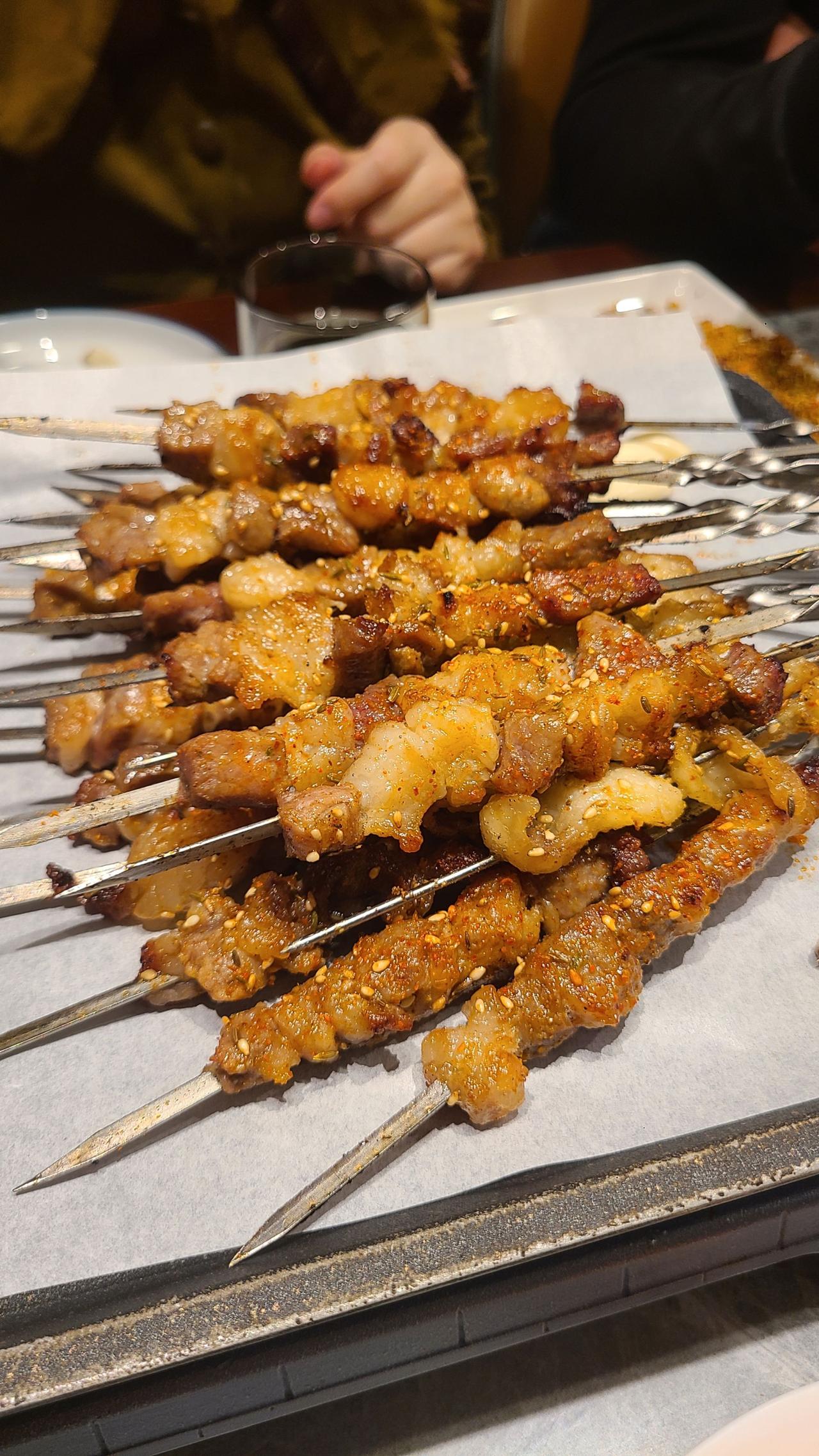 上热门就问你们馋不馋就完了 没什么一顿烧烤解决不了