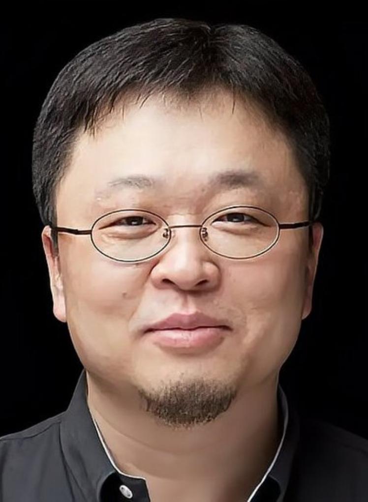 罗永浩发文力荐《狂野时代》，字里行间透着对作品的认可。他提到作品里的真实与热血很