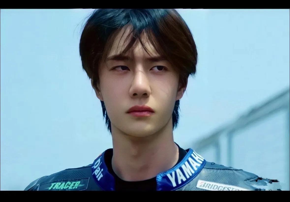 #王一博带滑板走秀# 王一博#王一博 起猛了#wyb #王一博vogue盛典官宣