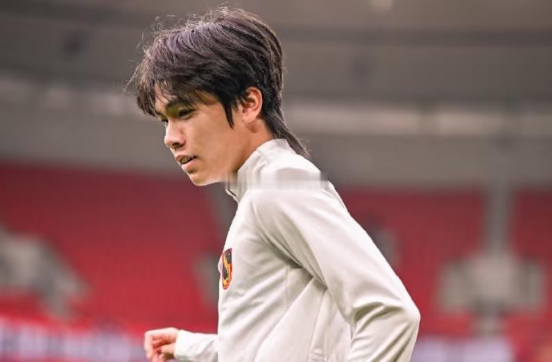 重庆铜梁龙20岁小将吴宇曦：通过训练让自己进步 会调整好心态北京时间5月1日，重
