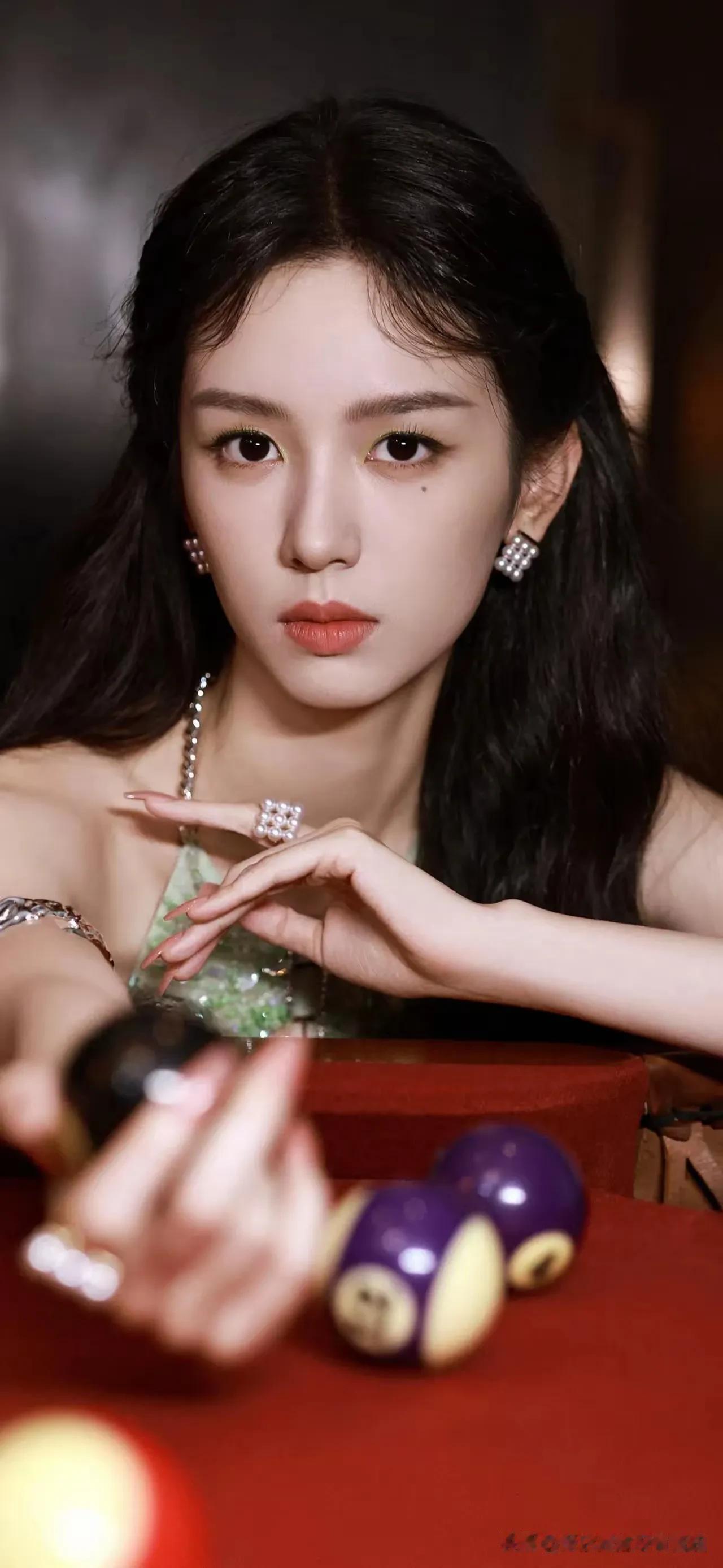 周也美图分享楚楚动人的周也 林允美图 赵露思壁纸照 绝美明星壁纸 赵露思美！ 赵