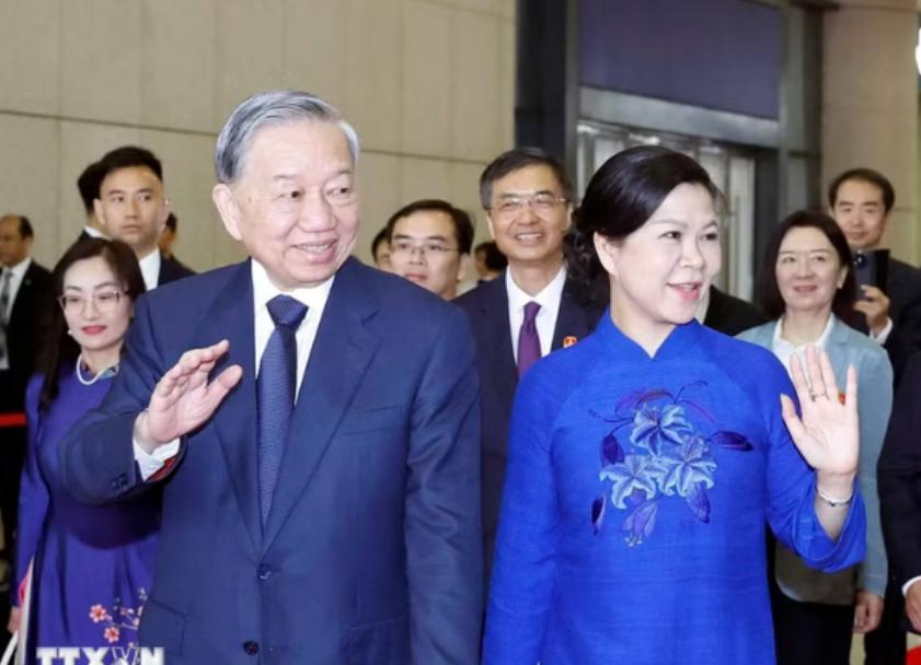 苏林回国火车刚开动就变天？

苏林前脚刚登上回国的火车，后脚中越联合声明就砸下来