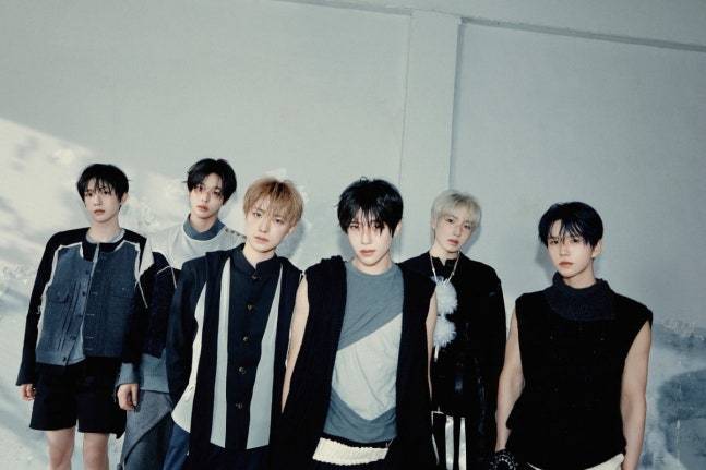 【10asia】NCT WISH凭借新歌在地面三大电视台音乐节目中包揽了一位。4