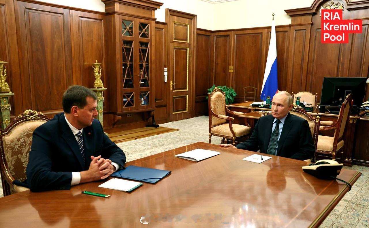 瓦洛佳小朋友  普京昨晚深夜与扎波罗热州州长巴利茨基举行会晤 