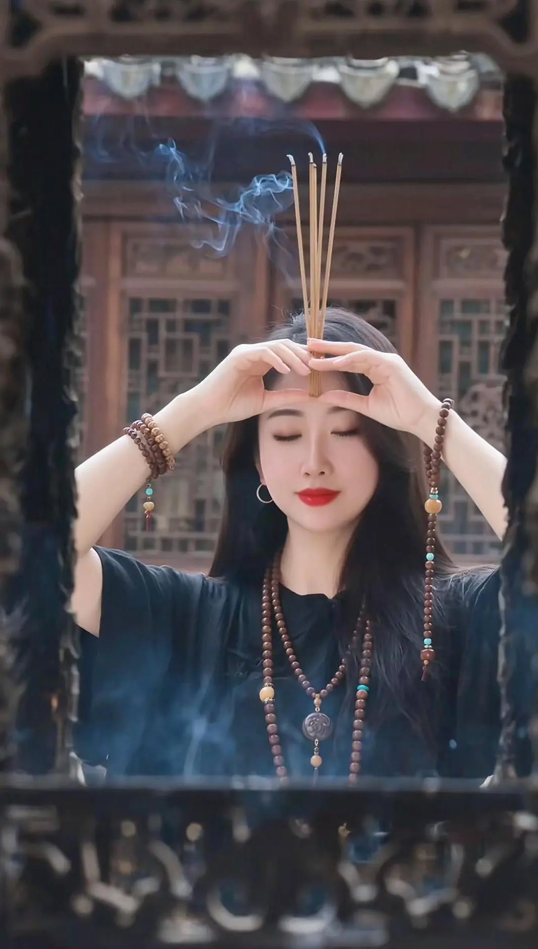 你的人品就是你最好的风水，你的善良里藏着你的福气，你的努力里藏着你的福...