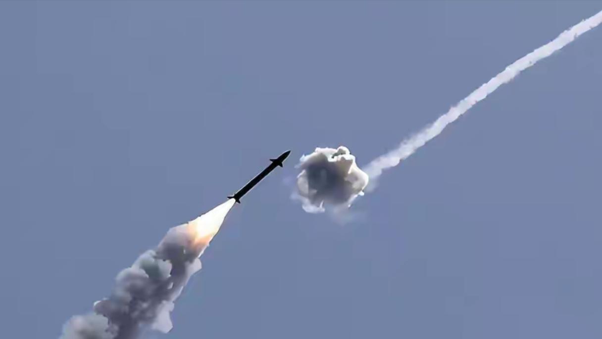 官宣我国第七次成功进行中段反导试验并取得成功，七次试验成功率100%。
    