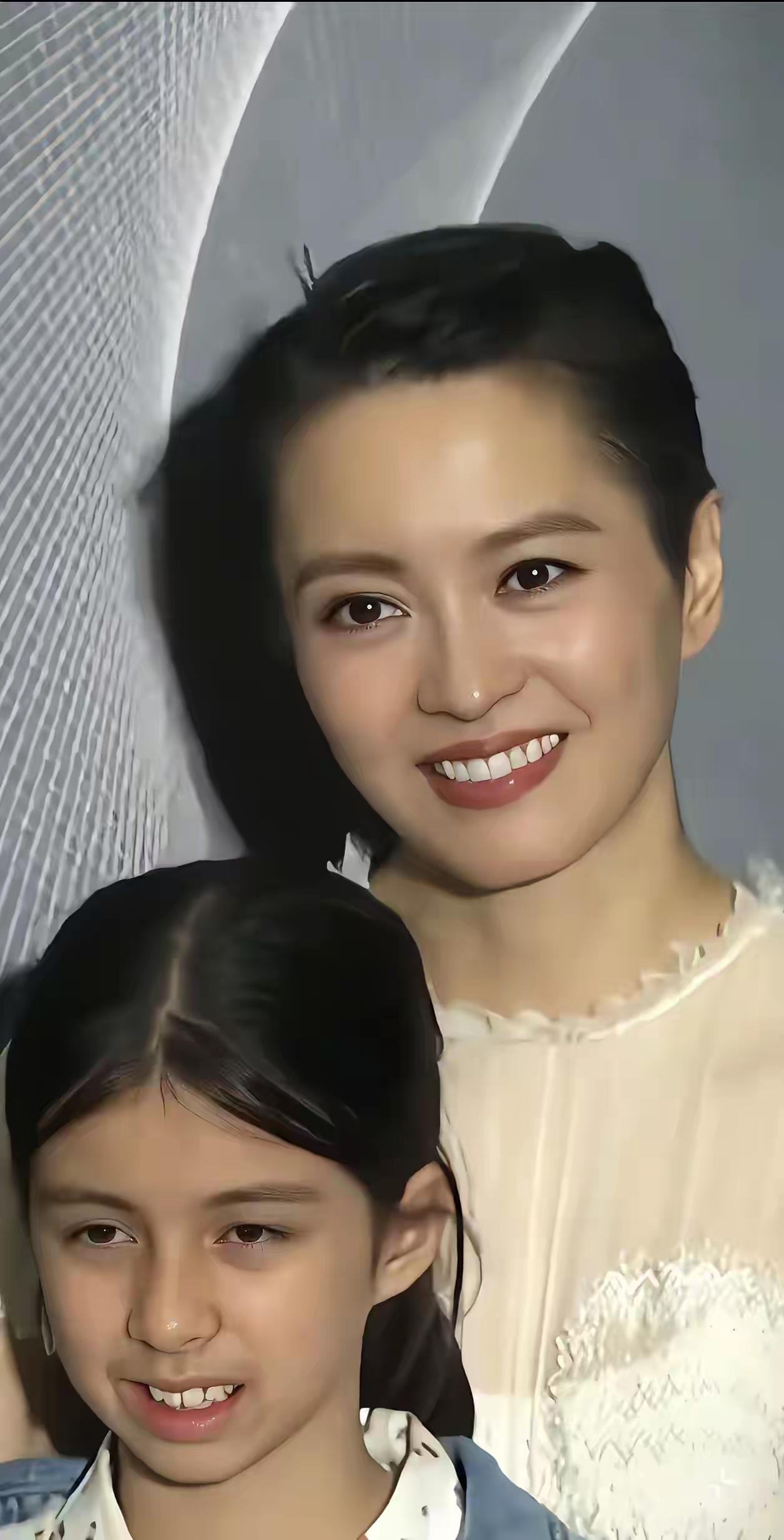 跟蒙嘉慧一比，还是梁咏琪赢了
 
回看郑伊健两段广为人知的感情，不少人感慨，对比