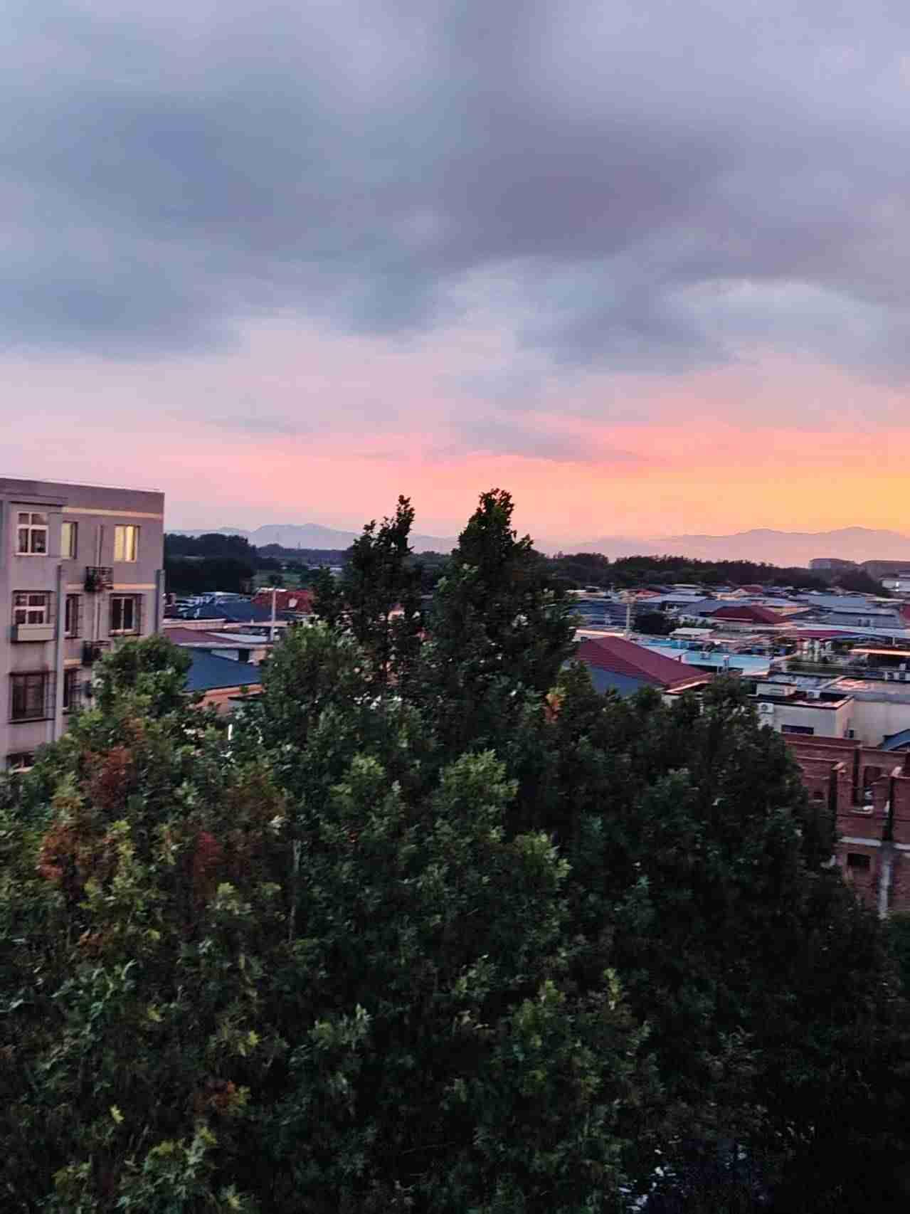我的今日状态：😁轻松愉快
我这里的天气：☀️晴天