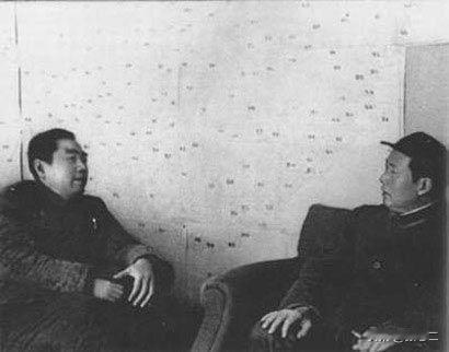 毛主席与周总理相伴数十载的革命情谊，人间典范，如同马克思与恩格斯的伟大友谊，因共