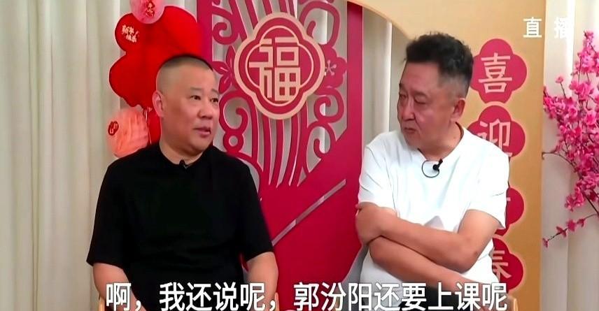 阎鹤祥的捧哏水平，郭德纲曾公开盖章“鹤字科第一”，但搭档郭麒麟一走，他的舞台就空